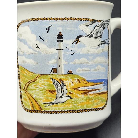 Vintage Mug White with Seaside Scene Lighthouse Seagulls 12 Ounce Capacity - Picture 5 of 7